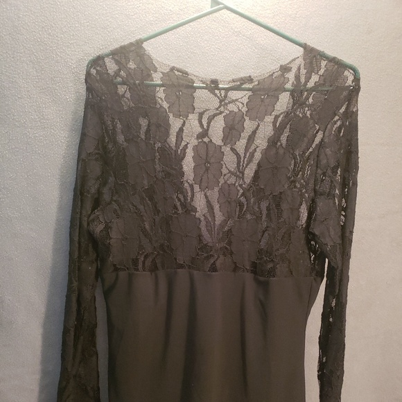 Womans Blouse - Picture 2 of 4